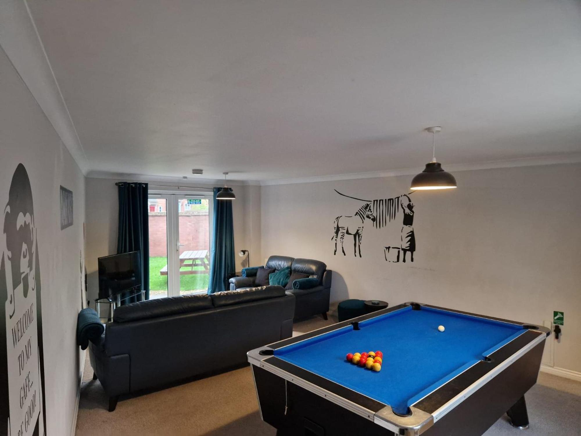Hereford - Finch House - Modern 4 Bedroom House Located In South Hereford, Dog Friendly With Nearby Countryside, Pool Table, Sleeps Up To 10 Guests - Hosted By Rentmyhouse Exterior photo